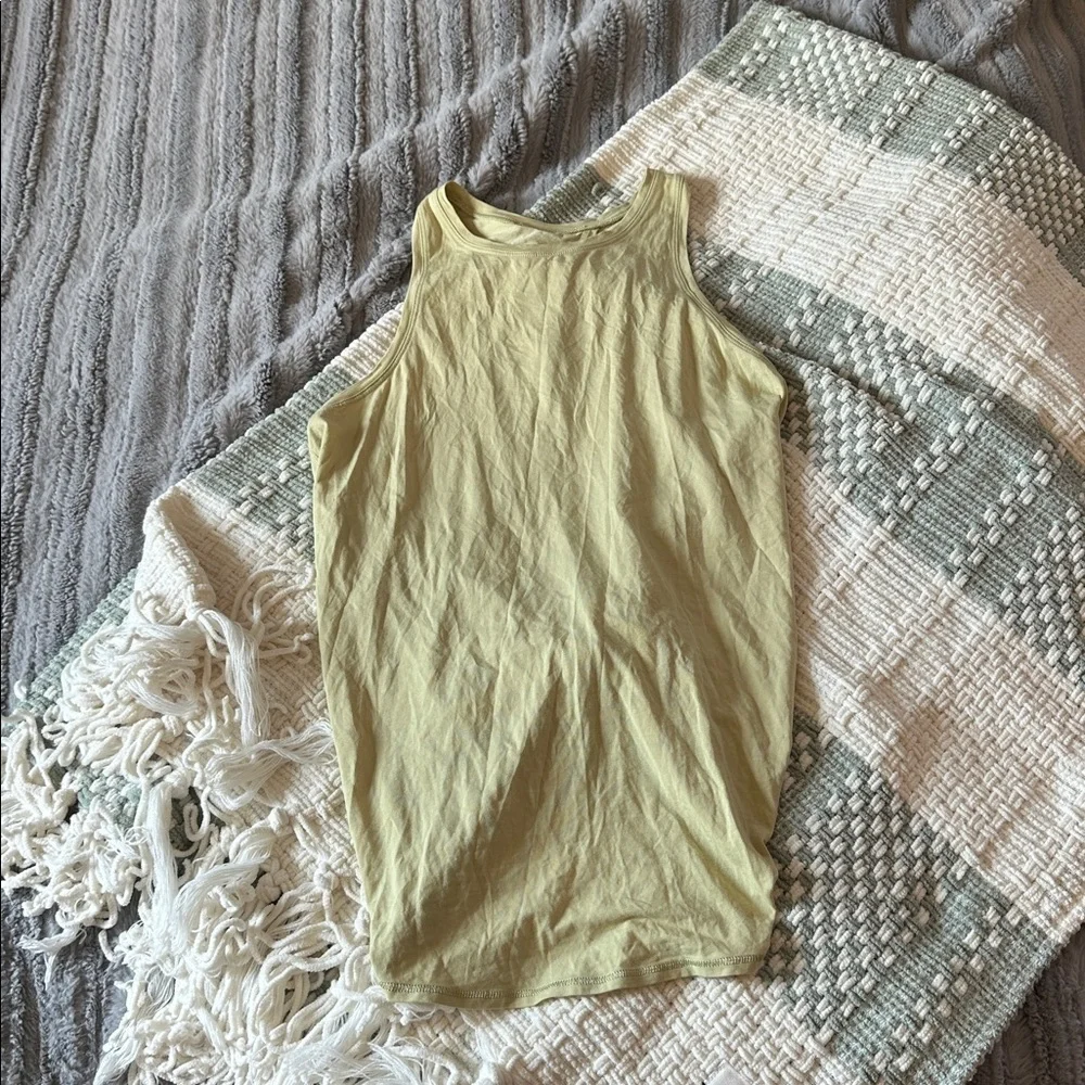 Women’s Lululemon tank top